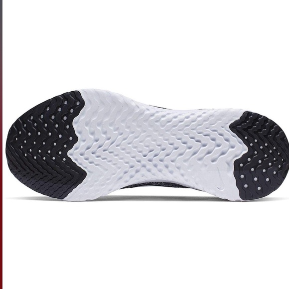 NEW Black & Dark Gray Epic React Flyknit Sneaker - Picture 4 of 8